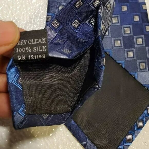Van Heusen Mens Blue Geometric Pattern Tie 100% Silk Classic Design - Picture 4 of 5